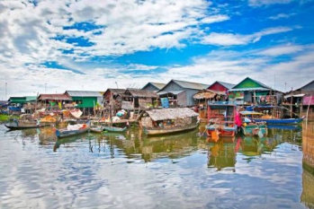 Grand lac de Tonle Sap au Cambodge